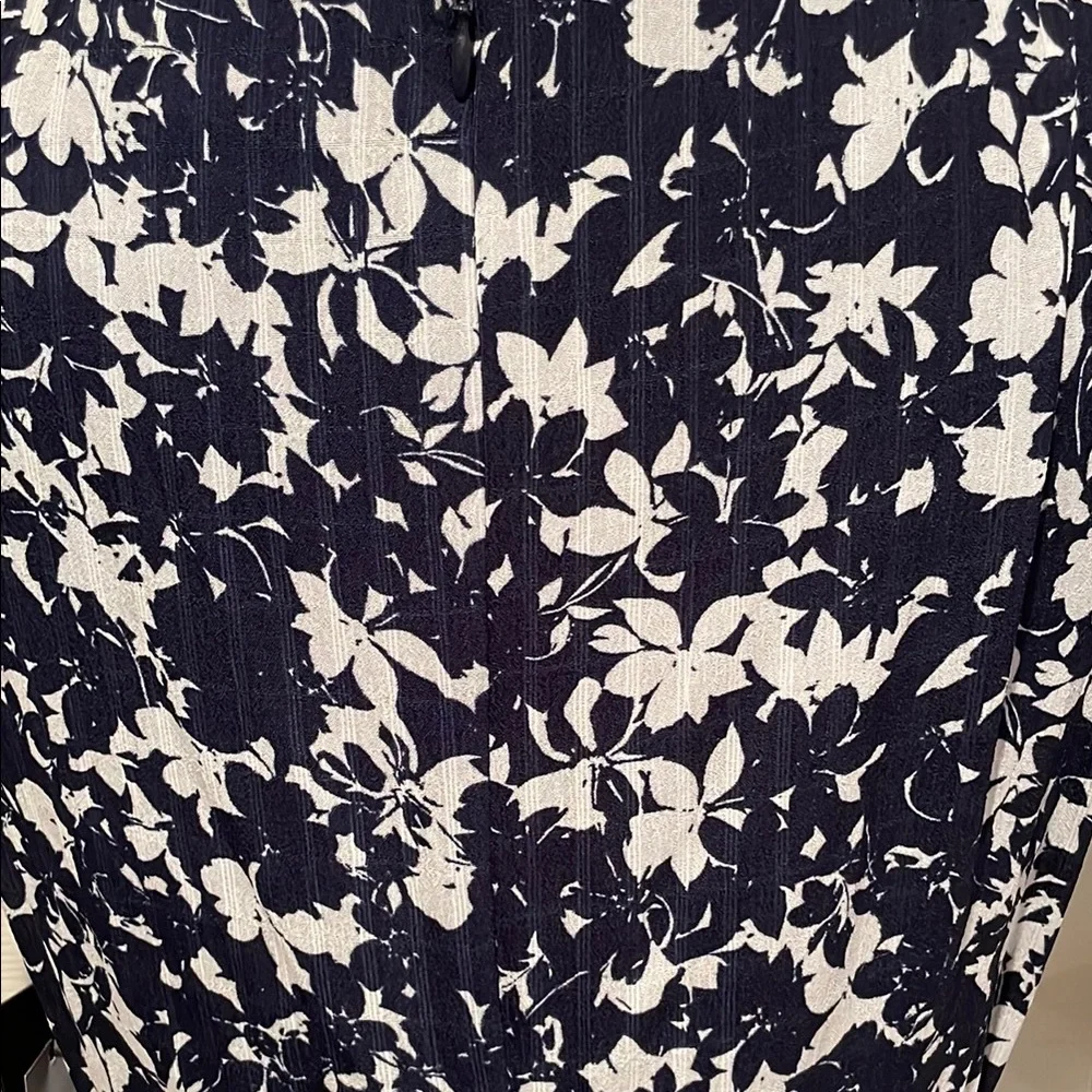 DKNY
Floral High Low Faux Wrap Dress Size 10 - Picture 3 of 10